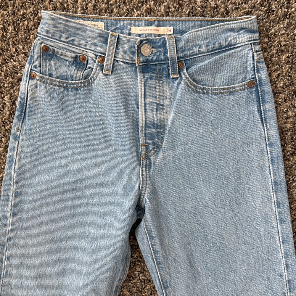 Levi’s Wedgie Jeans - Picture 4 of 9